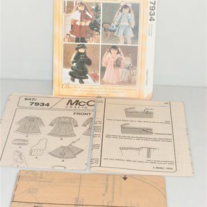 1992 McCall's Crafts DOLL CLOTHS Package #7934 Sewing Pattern Doll Collection
